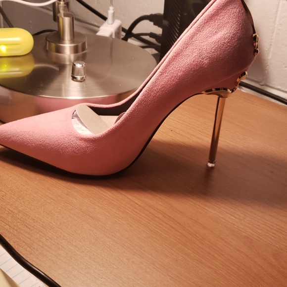 Pink Heels - Picture 3 of 6